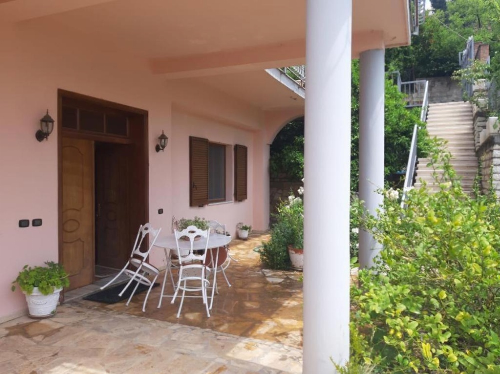 Guesthouse Villa Rosa Berat Main image